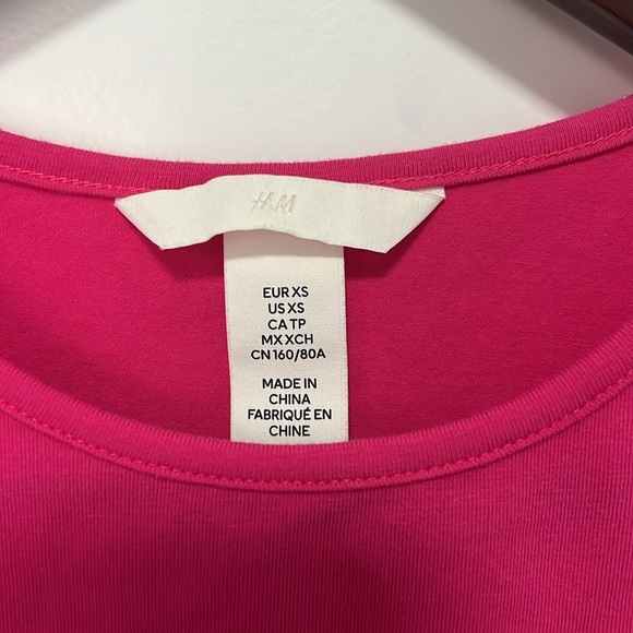 H&M Women’s Pink Puff-Sleeved Crewneck Blouse Top size XS - Picture 3 of 5